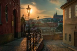Masarykovo nábřeží a výhled na Pražský hrad | Hotel Páv Prague