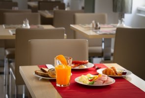 Bufet śniadaniowy | Hotel Páv Praga